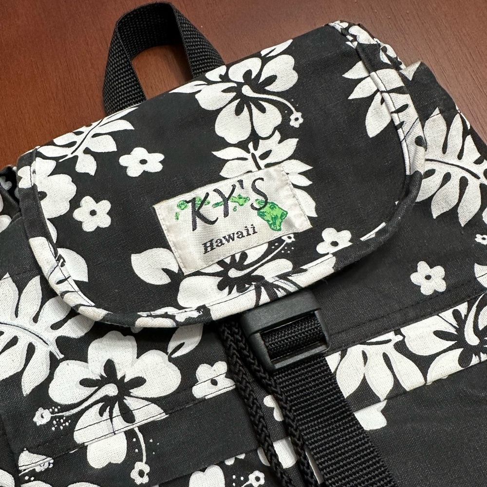 KY’S Hawaii Floral Backpack - Picture 2 of 10
